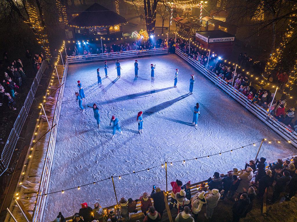 ADVENT U OTOČCU